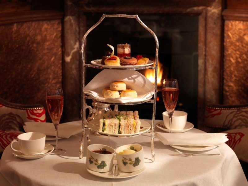 English Tea Room - Brown's Hotel - London (photo gifts.skchase.com)